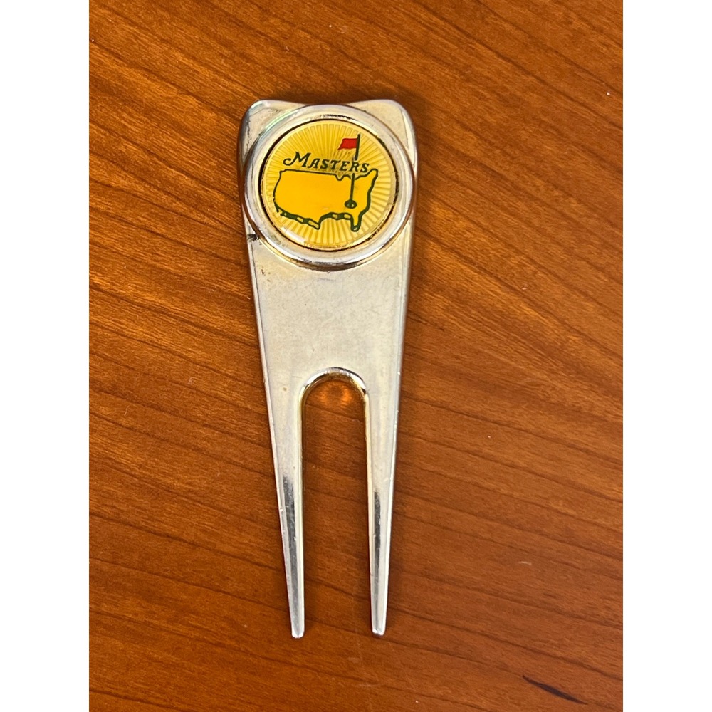 Masters Tournament Golf Divot Repair Tool and Magnetic Ball Marker Silver Tone